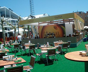 Avanza Soluciones Inmediatas evento con mesas