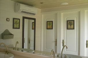 Avanza baño con espejo